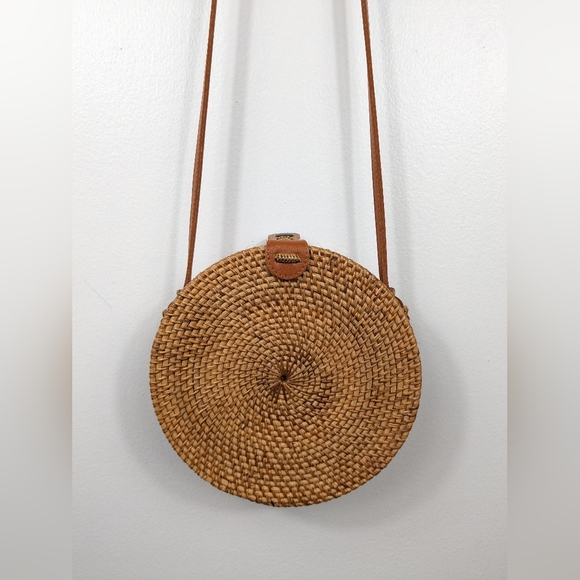 Vintage Wicker Rattan Circle Canteen Style Boho Crossbody Bag Purse - Picture 1 of 8